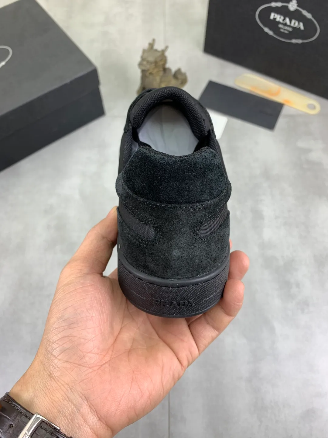 Men's Men's Shoes💰P440💰[New Style] The latest classic model of high-quality PRADA breathable and comfortable men's shoes has been launched on the official website in 1:1 reproduction, synchronized in Hong Kong counters and on the same catwalk; all made of calfskin with breathable mesh fabric ➕Imported soft and comfortable sheep Leather lining, 🍡🍡original 1:1 rubber outsole, non-slip and wear-resistant; comfortable to wear, attractive style, fine workmanship, and simple and neat shoe last, showing a man's courage and toughness, 👍size 38 to 44; 5️⃣colors🉑️ to choose from